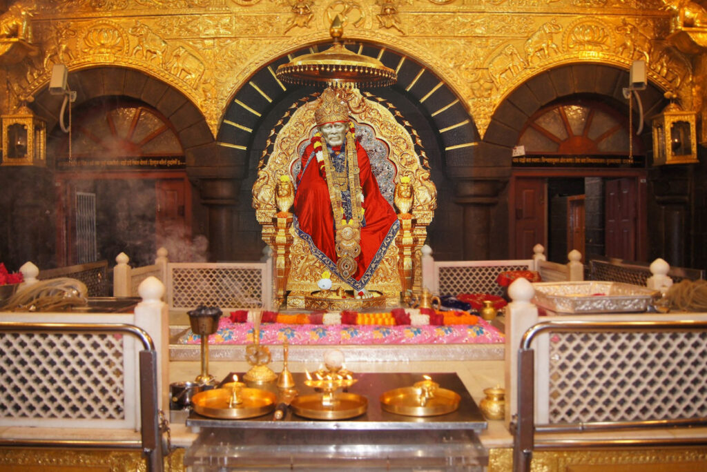 Nagpur to Shirdi Car Rental Service